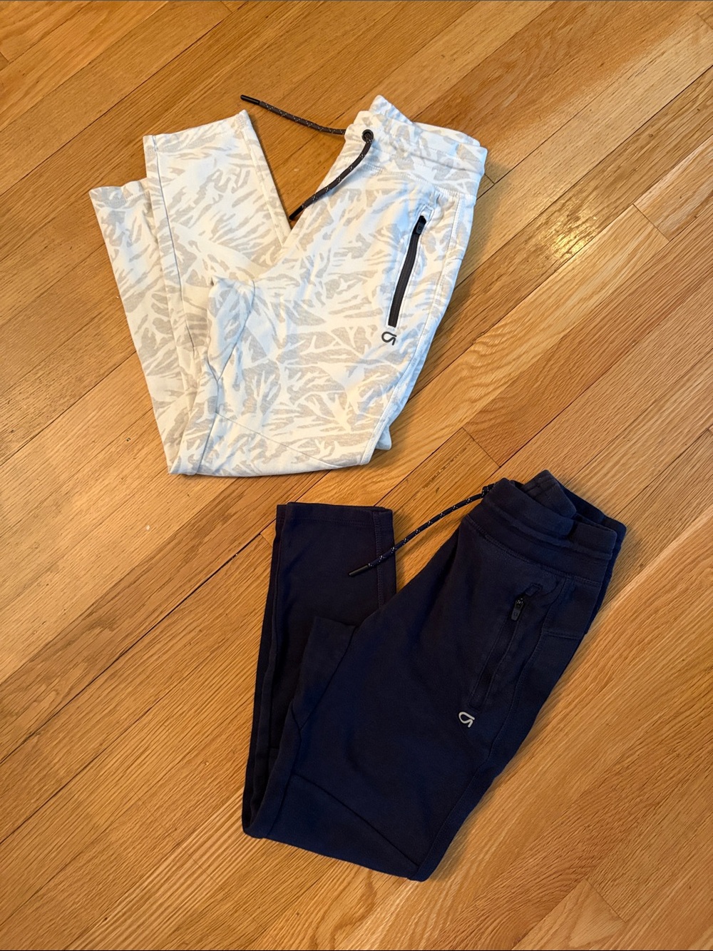 GAP Kids Joggers in Navy and Light Gray Print